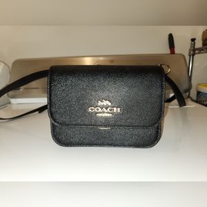 Women's NWT In Excellent Condition Coach Real Leather Brynn Crossbody Black